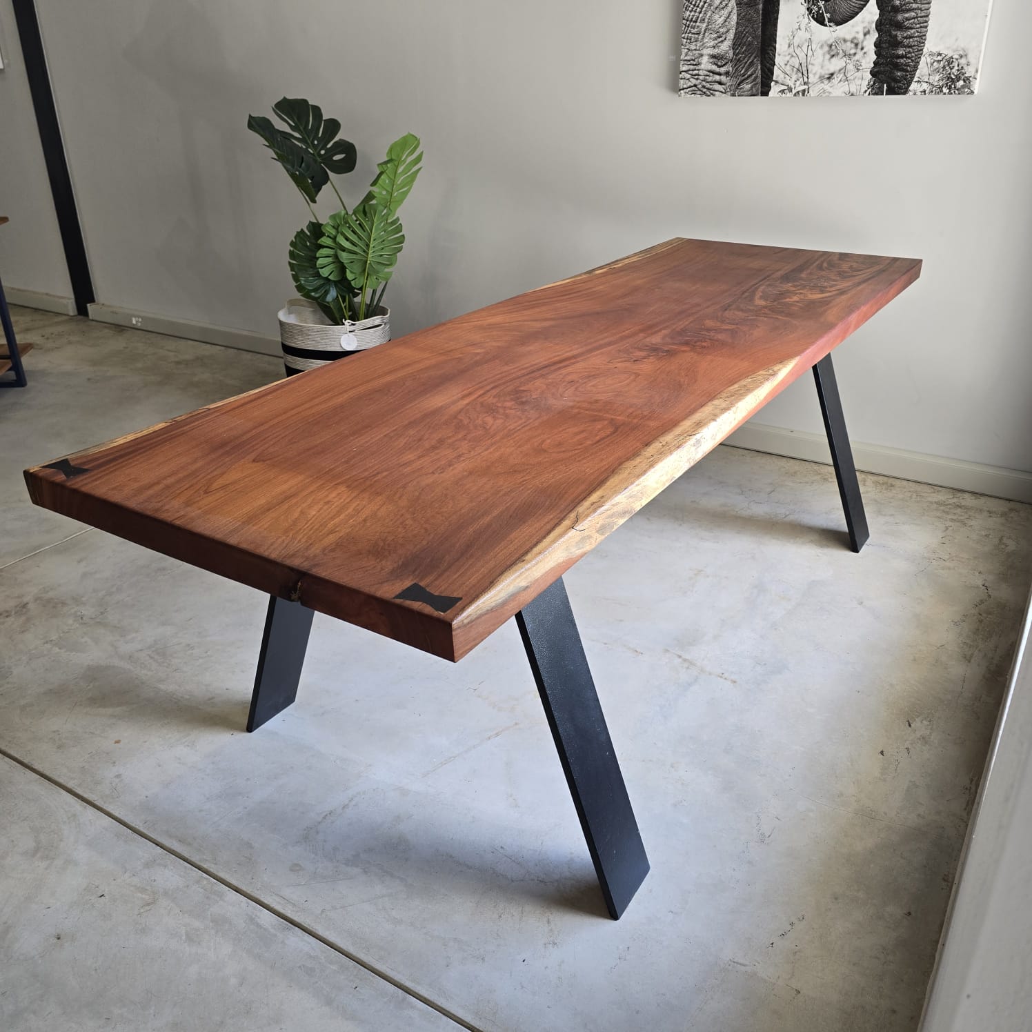 Chamfuta table